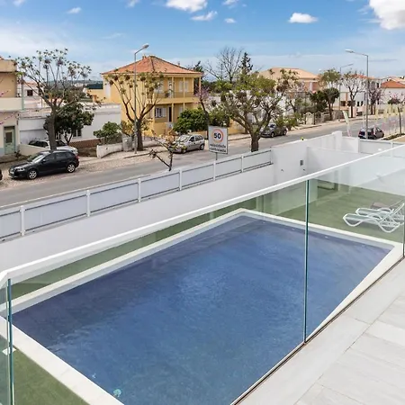 New Colossus With Pool Villa Ferreiras