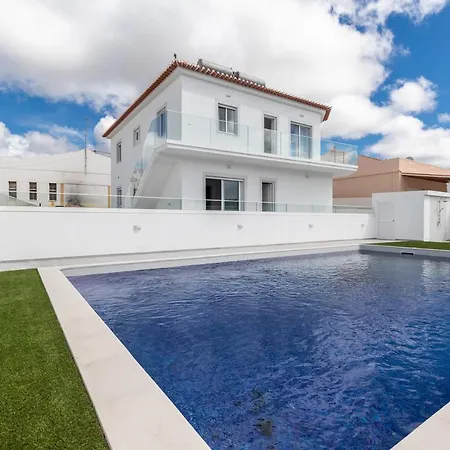 New Colossus With Pool *