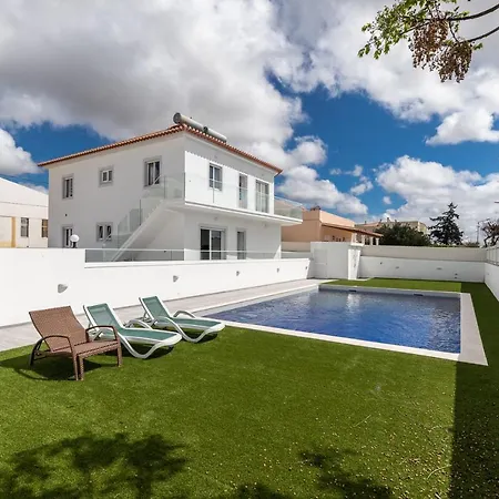 Villa New Colossus With Pool Ferreiras