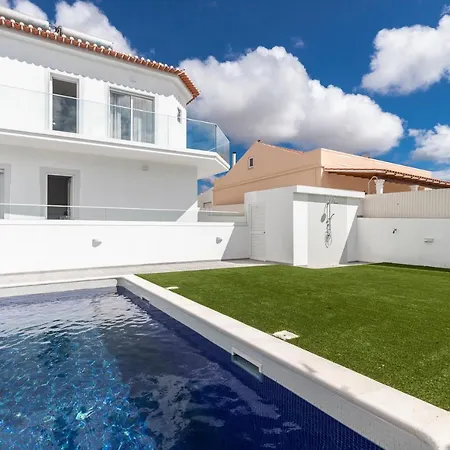 New Colossus With Pool * Ferreiras