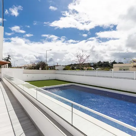 New Colossus With Pool * Ferreiras